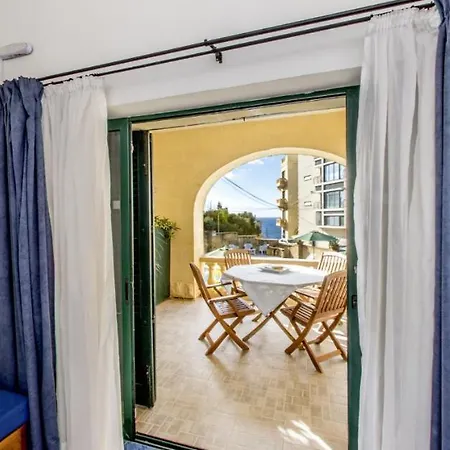 Apartament Xemxija *