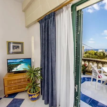 Apartment Xemxija *